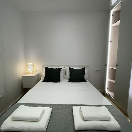 Apartamento Nuevo Centrico Frente Al Mar En Palamos Bagian luar foto