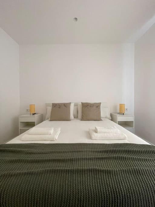 Apartamento Nuevo Centrico Frente Al Mar En Palamos Bagian luar foto
