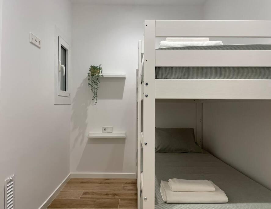 Apartamento Nuevo Centrico Frente Al Mar En Palamos Bagian luar foto