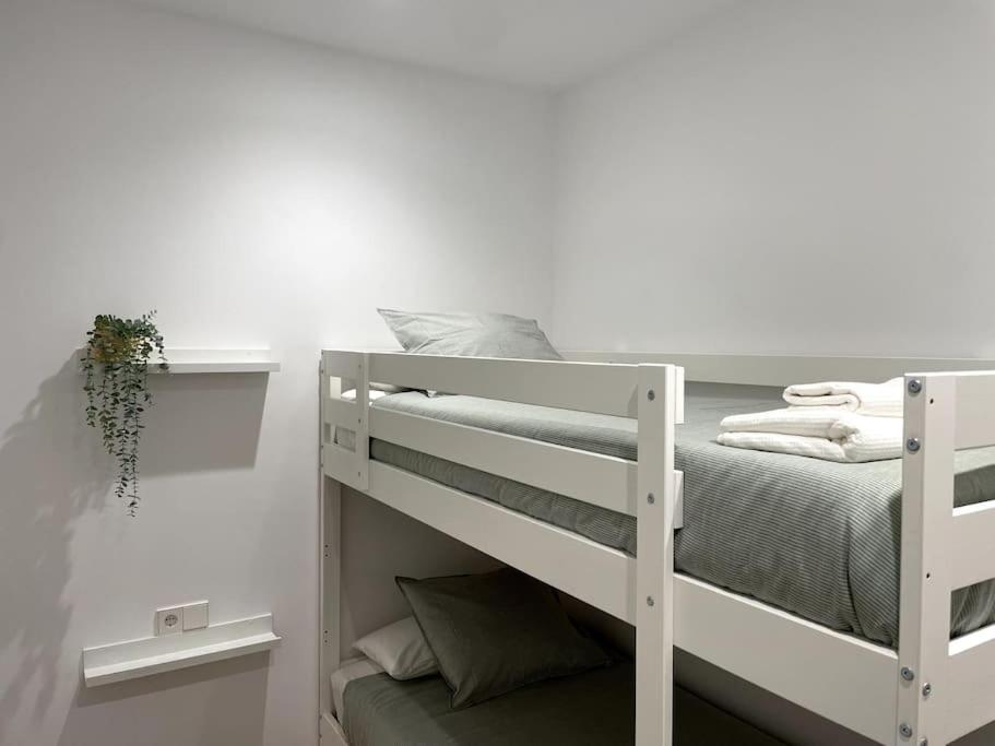 Apartamento Nuevo Centrico Frente Al Mar En Palamos Bagian luar foto