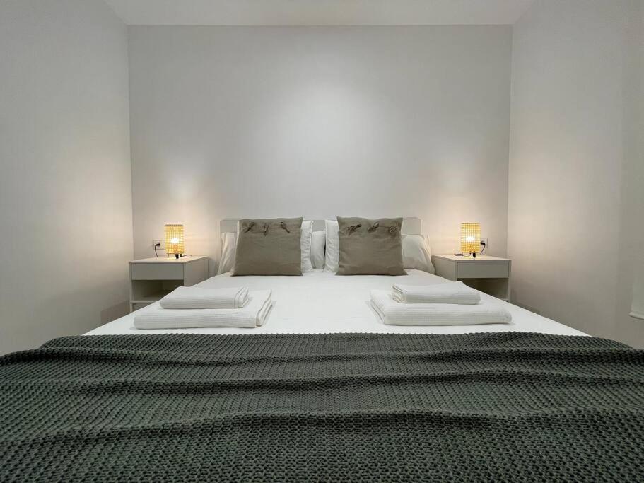 Apartamento Nuevo Centrico Frente Al Mar En Palamos Bagian luar foto